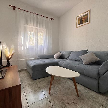 Apartments Fortuna Biograd Na Moru Esterno foto
