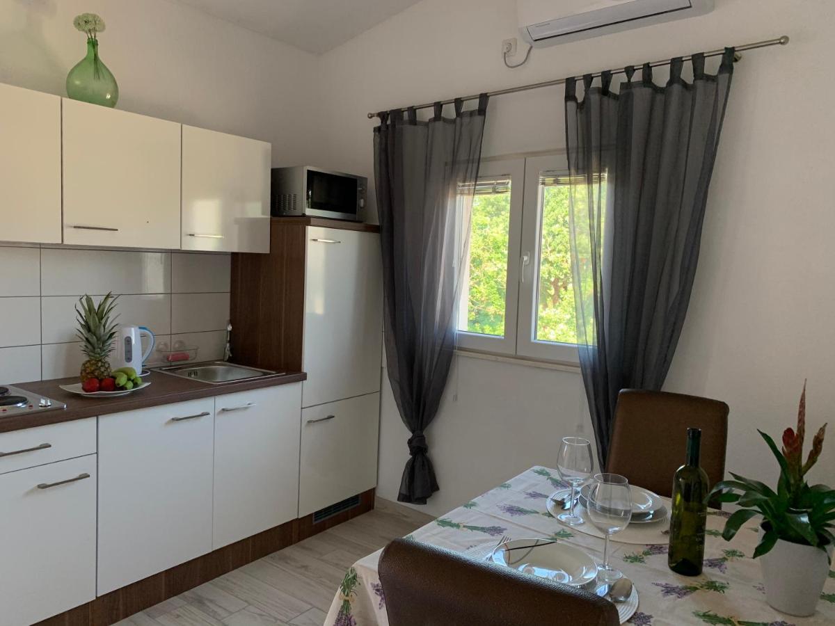 Apartments Fortuna Biograd Na Moru Esterno foto
