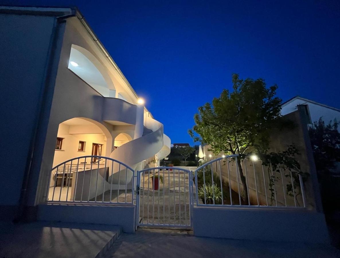 Apartments Fortuna Biograd Na Moru Esterno foto
