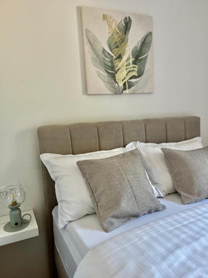 Apartments Fortuna Biograd Na Moru Esterno foto