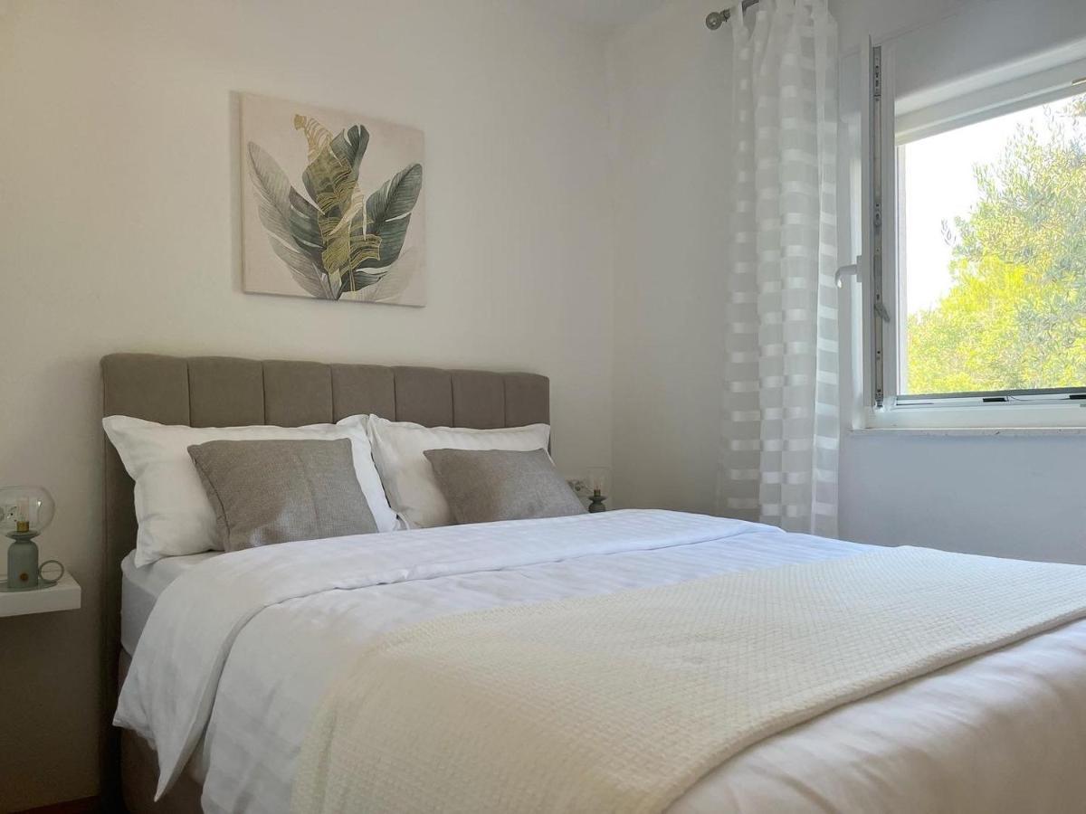 Apartments Fortuna Biograd Na Moru Esterno foto