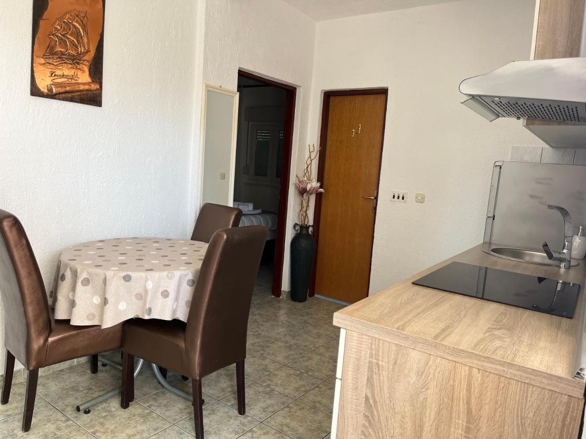 Apartments Fortuna Biograd Na Moru Esterno foto