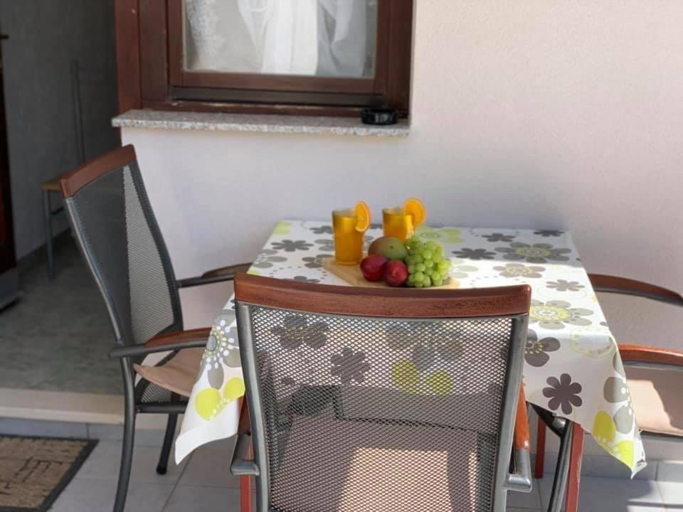 Apartments Fortuna Biograd Na Moru Esterno foto