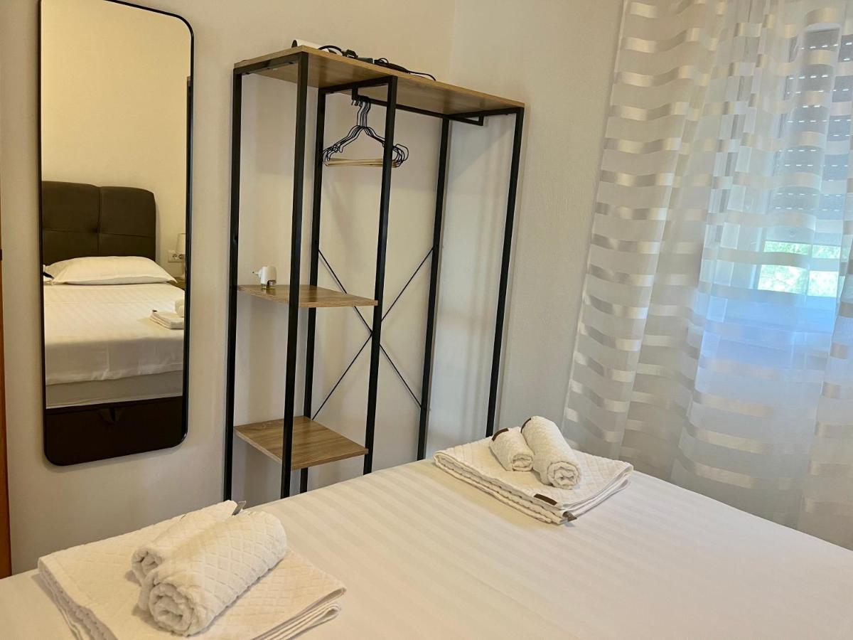 Apartments Fortuna Biograd Na Moru Esterno foto